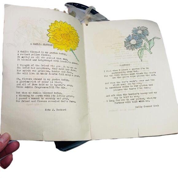 Kwill Club Meeting 1938 Gift Purse with Gloves - Picture 11 of 15